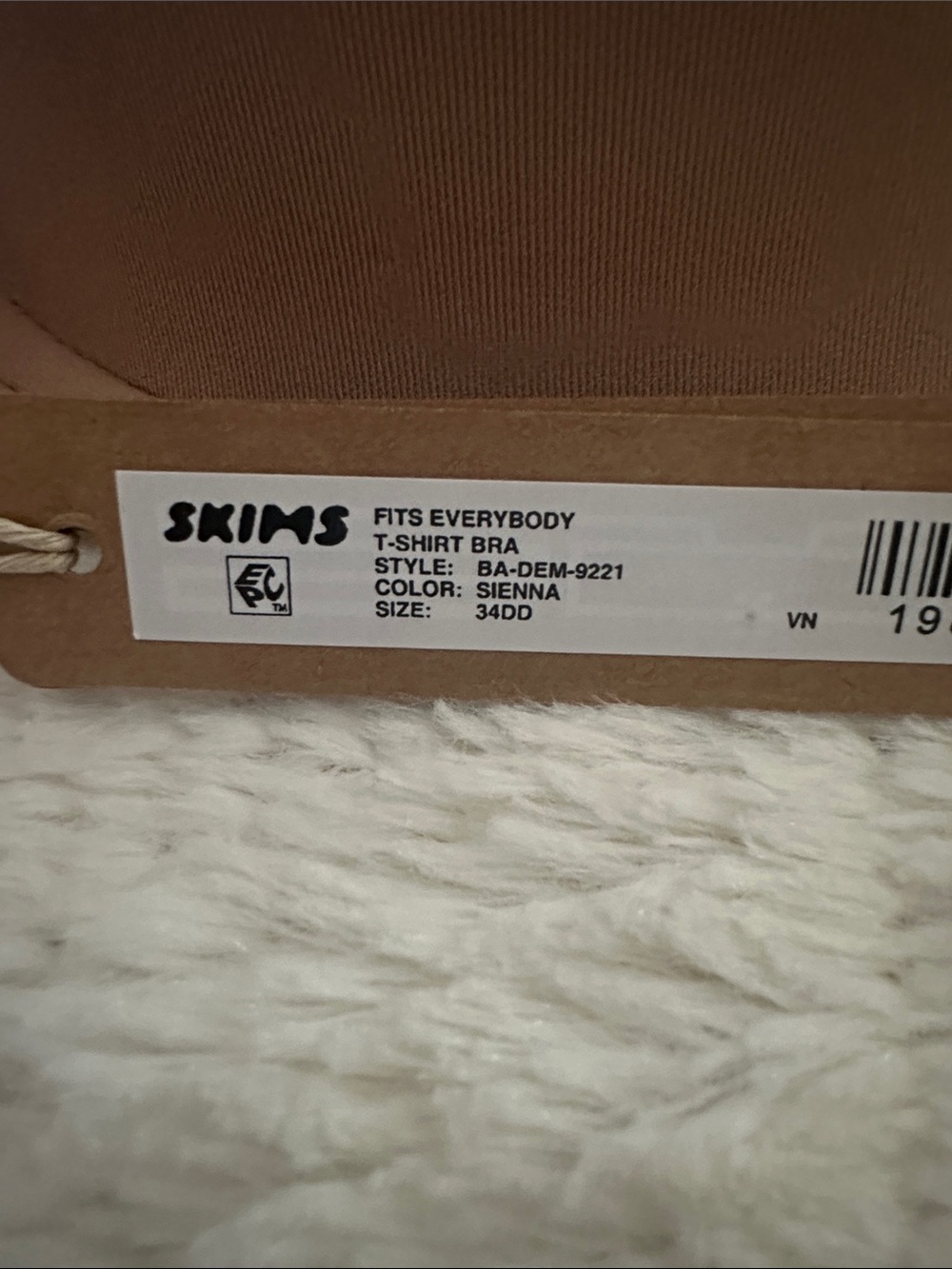 SKIMS Fits Everybody T-Shirt Bra NWT - Picture 2 of 2